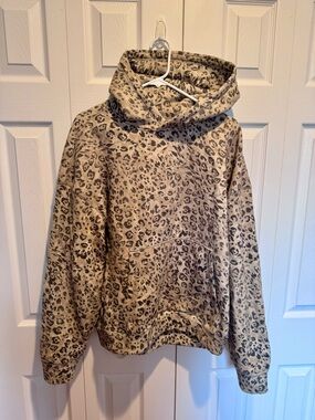 Hollister Feel Good Super Boxy Leopard Print Hoodie